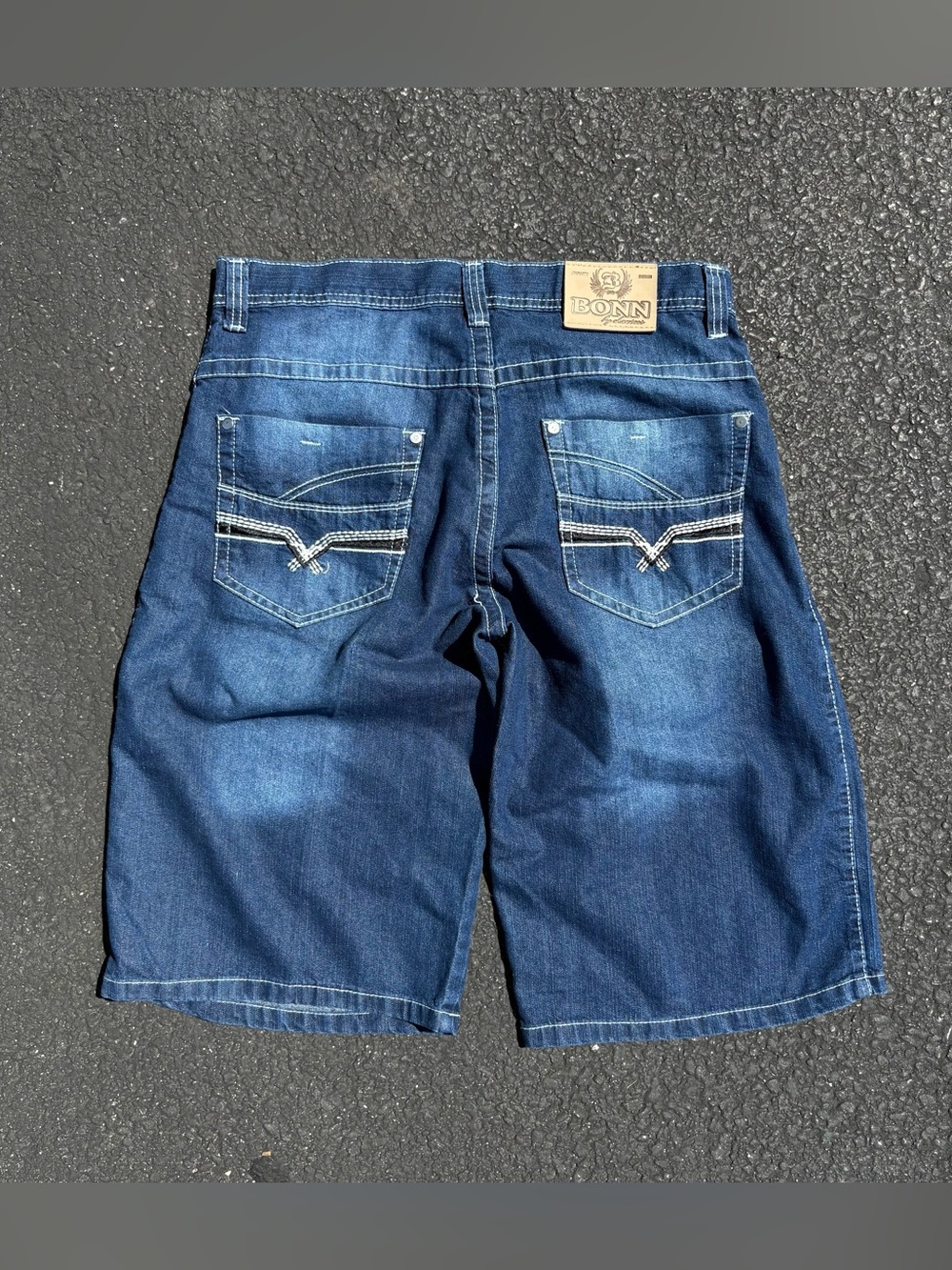 Y2K Bonn Medium Wash Faded Size 36x15 Grunge Skater Baggy USA Classic Embroidery